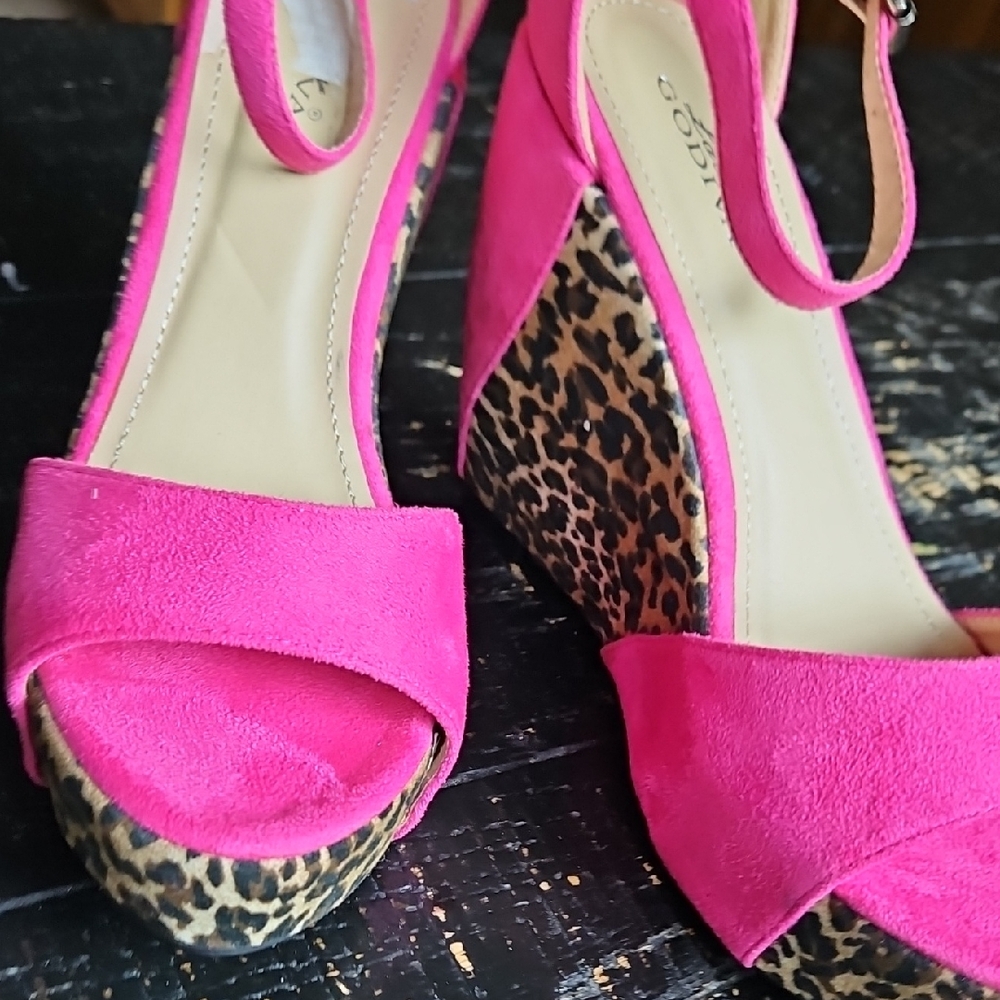 Lady Godiva Vibrant Hot Pink and Leopard Print Wedges Size 9